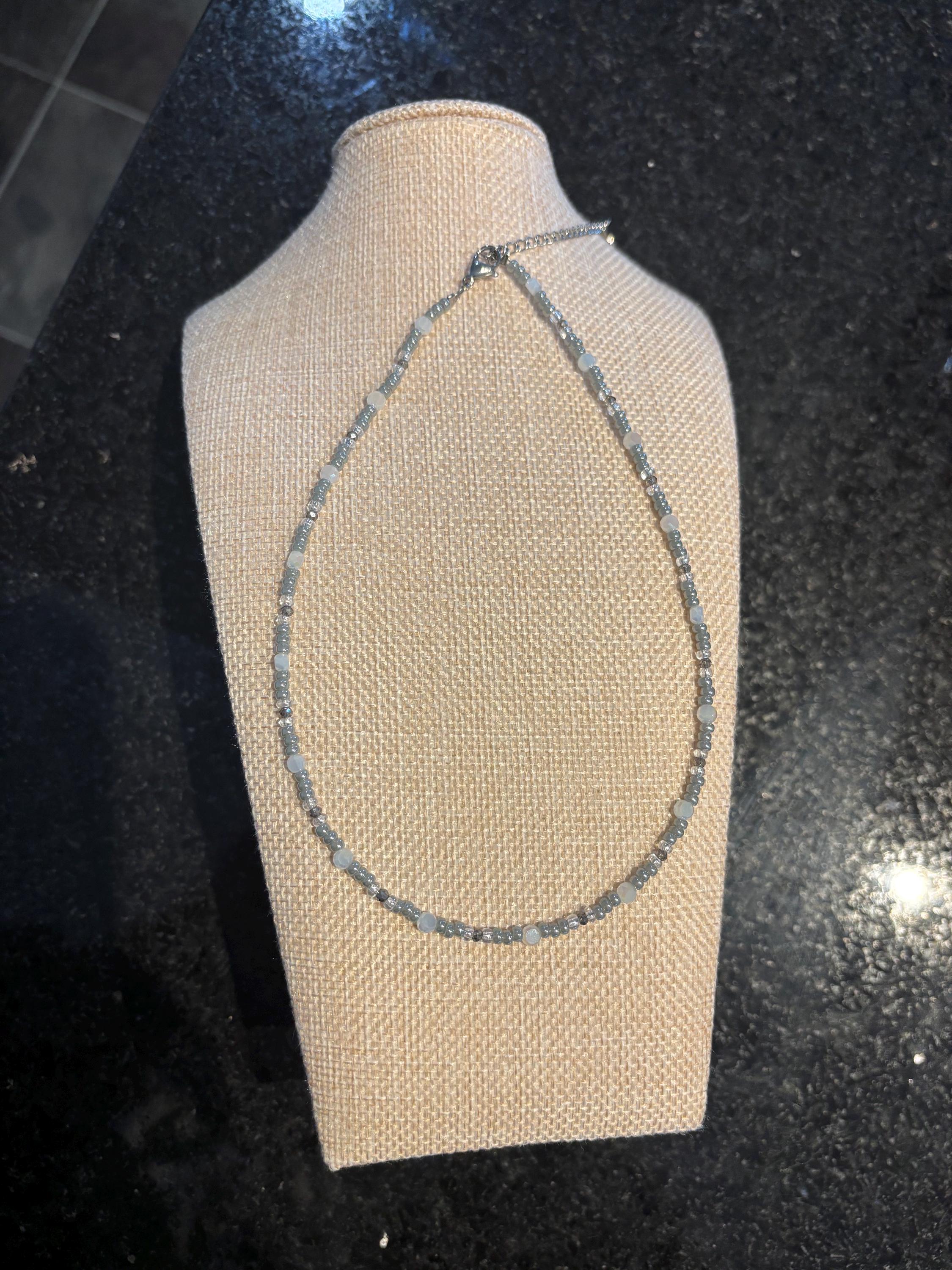 Dainty Beaded Necklace - Grey Radiance
